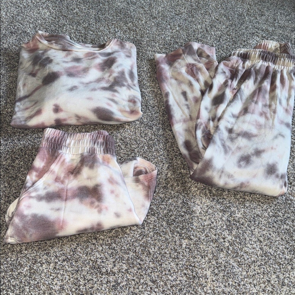 DYI Tie-Dye Sweatshirt, Joggers & Shorts Set in Mauve and Cream